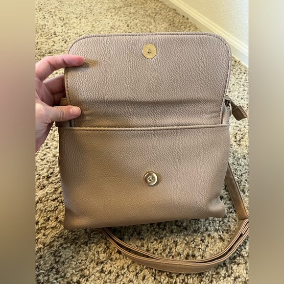 Medium size Tan purse - Picture 6 of 8